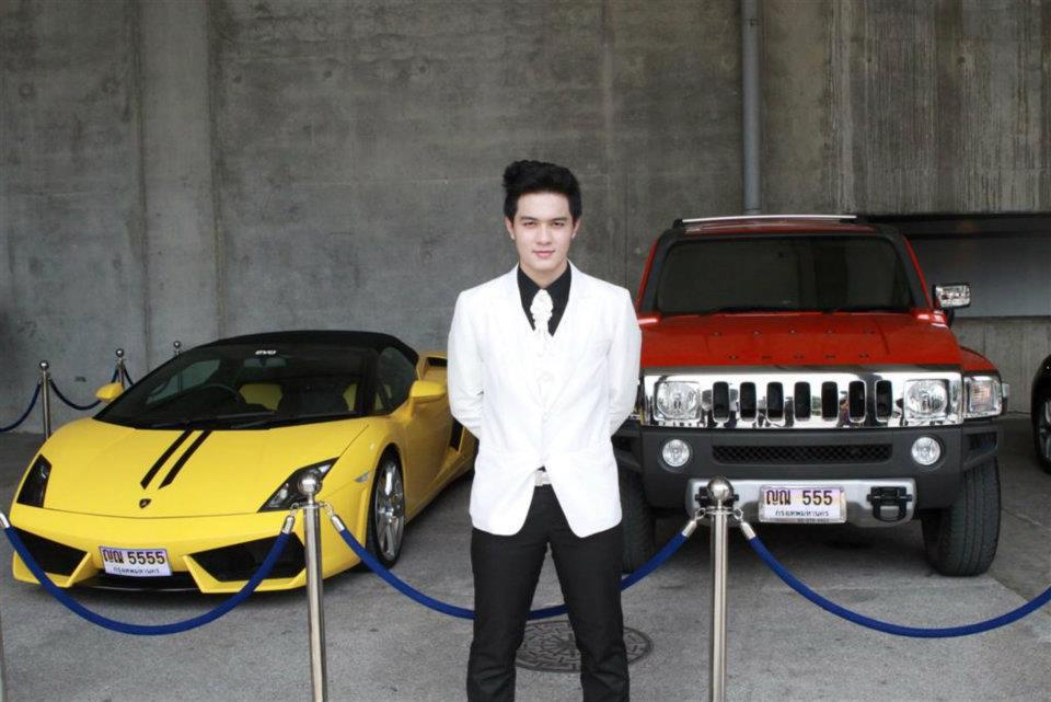 วัยรุ่นลาว