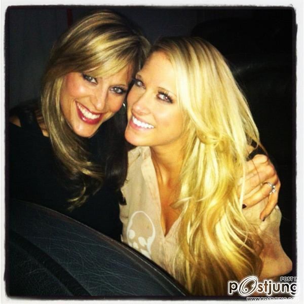 KELLY KELLY WWE @ Twitter