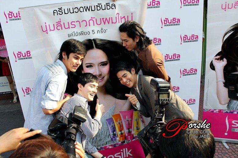 ++++ พอร์ช ศรัณย์ ++++ ในงาน เปีดตัวหนัง Sunsilk @Siam Square on 26 April 2012