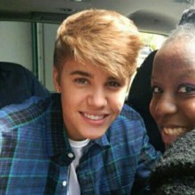 Justin Bieber with Fans (28.4.12) +*