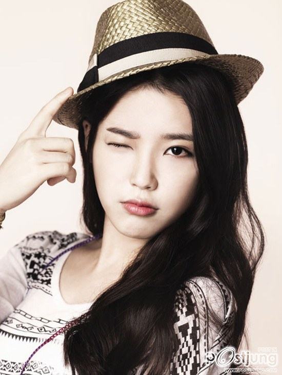 IU & Yoo Seung Ho @ G by Guess S/S 2012