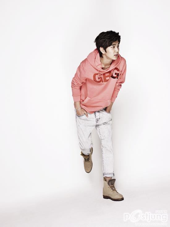 IU & Yoo Seung Ho @ G by Guess S/S 2012