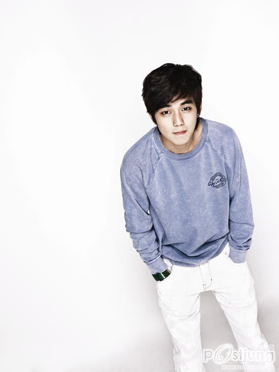 IU & Yoo Seung Ho @ G by Guess S/S 2012