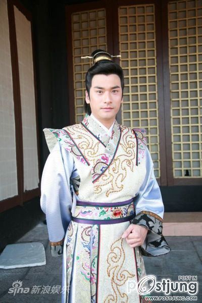 《薛平贵与王宝钏》 Love Amongst War (2012)