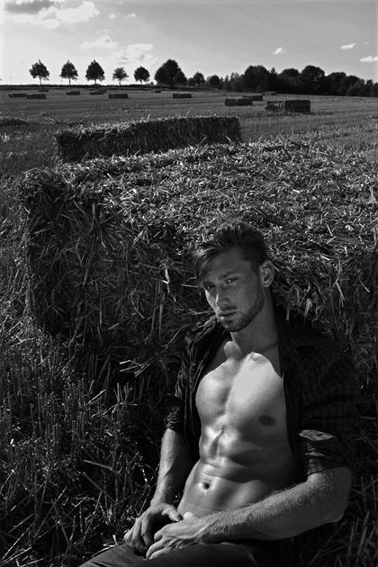 Johannes for Dirk Bikkembergs 2012 : HQ images