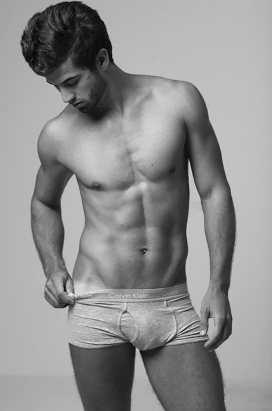 5 sexy models from Revista Junior Homem