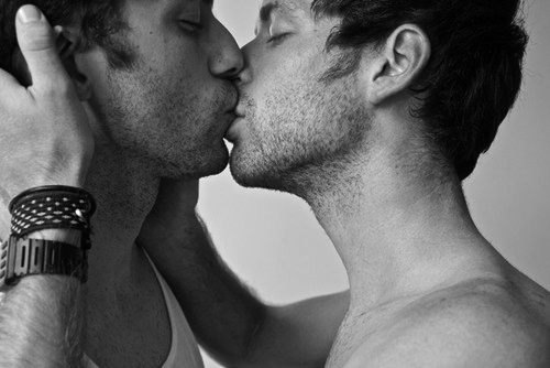ผูู้ชายจูบกัน มีปัญหาป่ะ