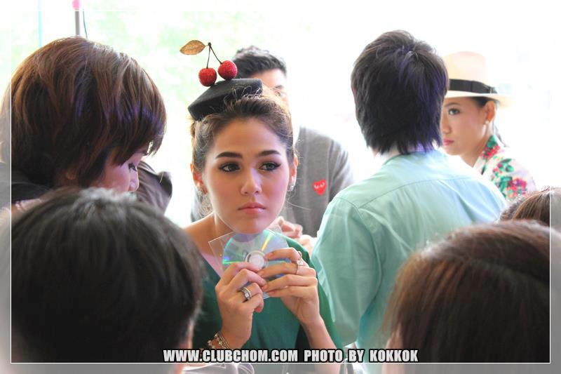 ชมพู่ อารยา 03/05/12