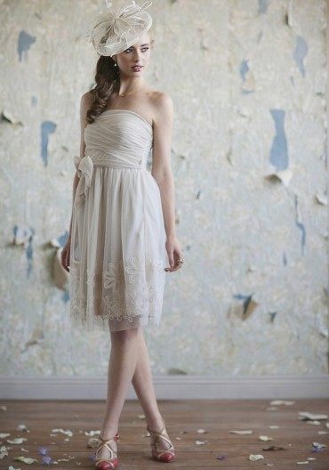 แฟชั่น ชุดงานหมั้น  สไตล์เดรสสั้น