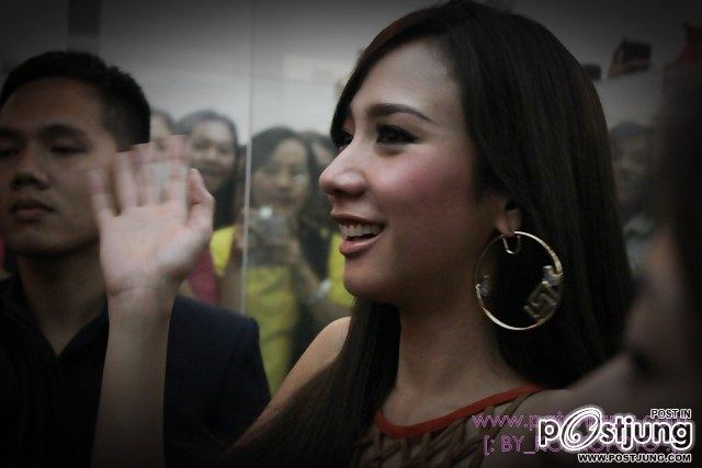 เเต่งหน้าเบาๆเเต่เริ่ดไม่เบาสไตส์"อั้ม พัชราภา"!!