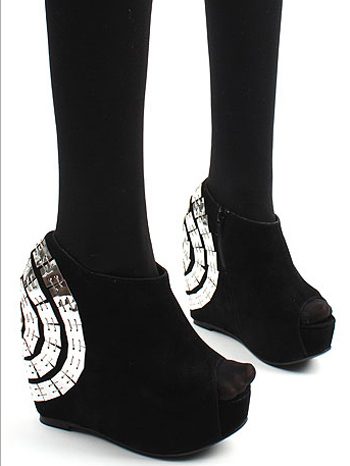 แฟชั่น รองเท้าส้นเตารีด สูง สวย มั่นใจ มาแรง