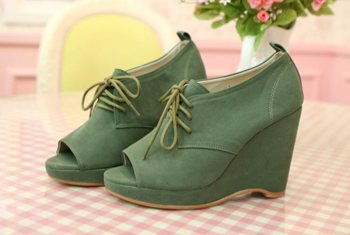 แฟชั่น รองเท้าส้นเตารีด สูง สวย มั่นใจ มาแรง