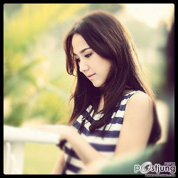 ไฮโซสาว - ซุปตาร์. อั้ม