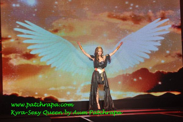 อั้ม พัชราภาเลอเลิศเป็นไอดอลของคนทั้งประเทศค่ะ ชอบบบบบ