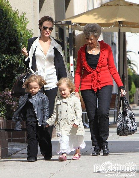 เเองเจลิน่า and โจลี่ เเบรดพิต Angelina Jolie , Brad Pitt