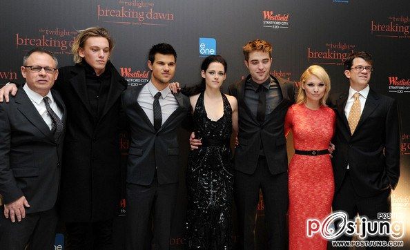 Kristen Stewart , Robert Pattinson , Taylor Lautner