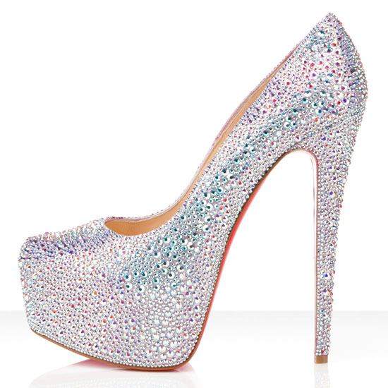 Christian Louboutin เพชรน้ำงามของเหล่า แฟชั่นนิสต้า และเซเลป ทั่วโลก