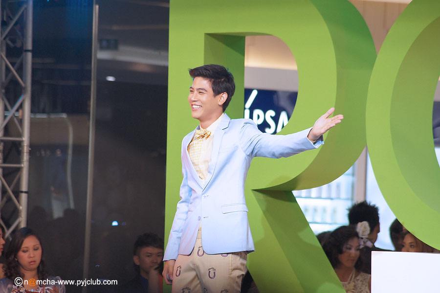 [ภาพ].......ดารางาน Grand Opening Robinson MEGA BANGNA