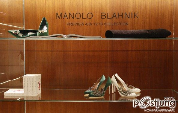 รองเท้า Manolo Blahnik Meets The Audience