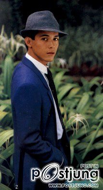 ข้างหลังภาพ