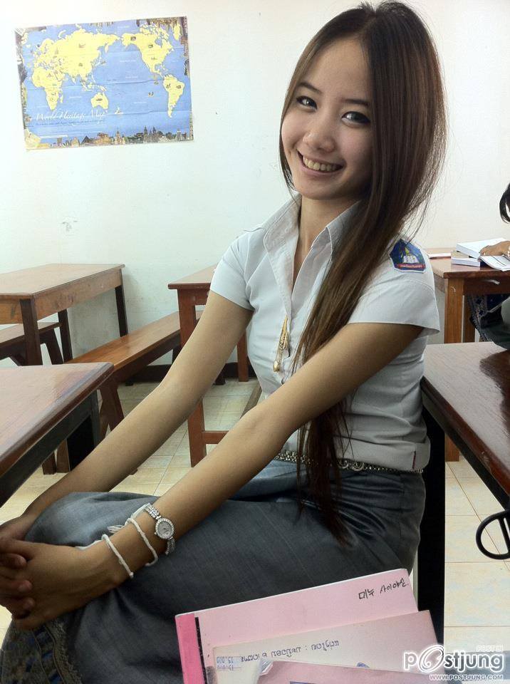 แม่หญิง จาก สปป ลาว