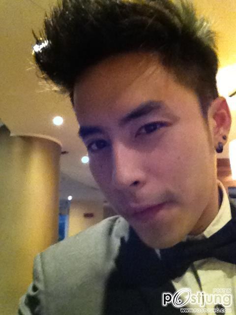 มือกีต้าร์หล่อเข้ม