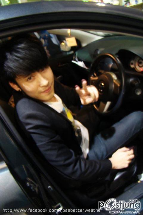 มือกีต้าร์หล่อเข้ม