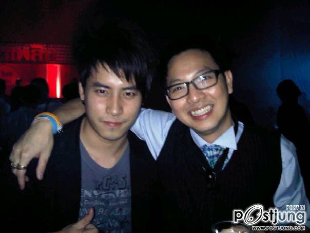 มือกีต้าร์หล่อเข้ม