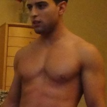 ใครรู้จักชื่อผู้ชายในรูปมั่ง