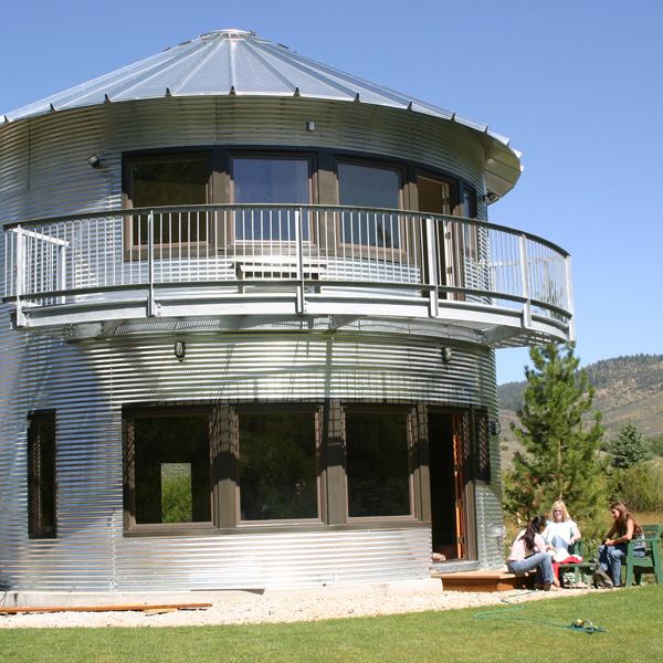 Silo House in Utah - grain silos rock!