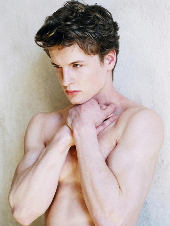 MASCULINE DOSAGE: ZACHARY DINSMORE BY PHOTOGRAPHER JOSEPH BLEU