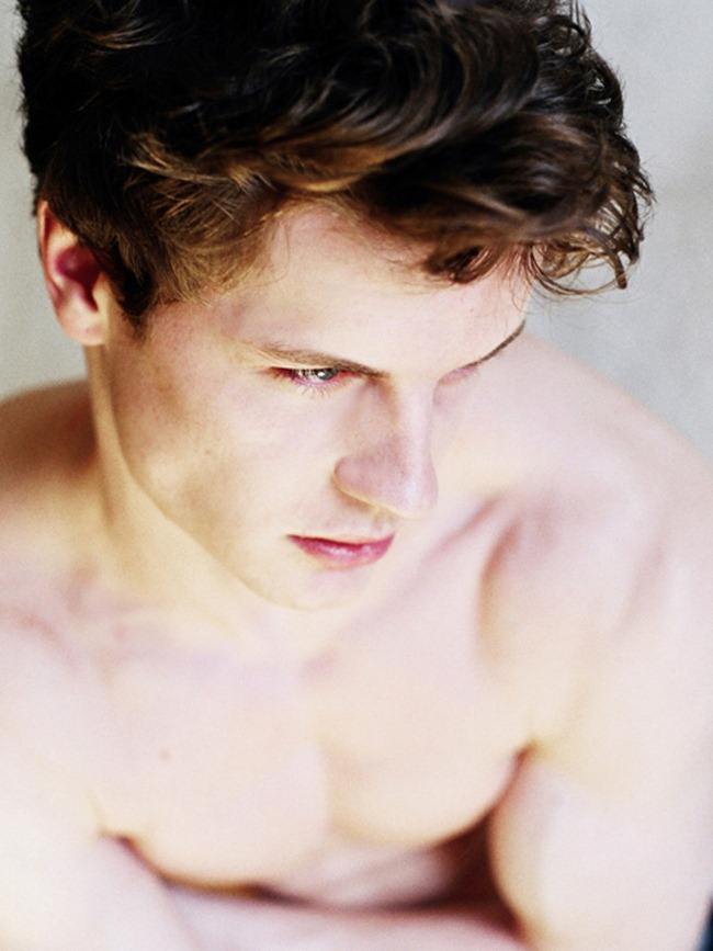 MASCULINE DOSAGE: ZACHARY DINSMORE BY PHOTOGRAPHER JOSEPH BLEU