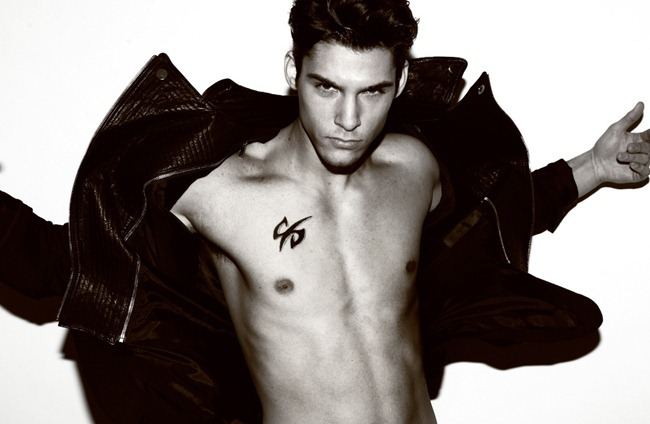 MASCULINE DOSAGE: CHRIS PETERSEN BY PHOTOGRAPHER ARSETO ADIPUTRA