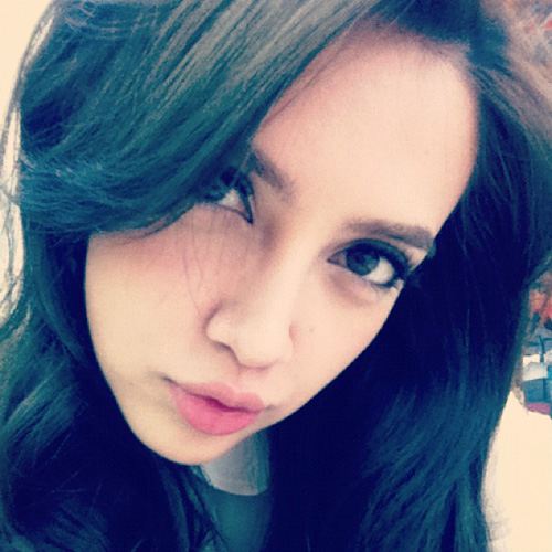 แฟชั่น ขนตาปลอมของเหล่าดารา เป็นแพหนาช่วยตาเด้ง