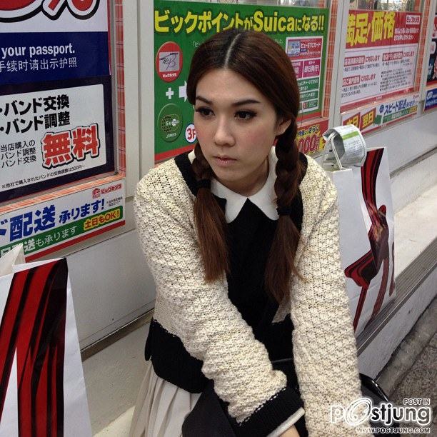 เมย์ เพื่อนซี้ อั้ม สวยแซ่บพอกัน