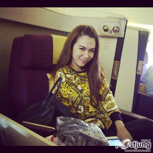 เมย์ เพื่อนซี้ อั้ม สวยแซ่บพอกัน