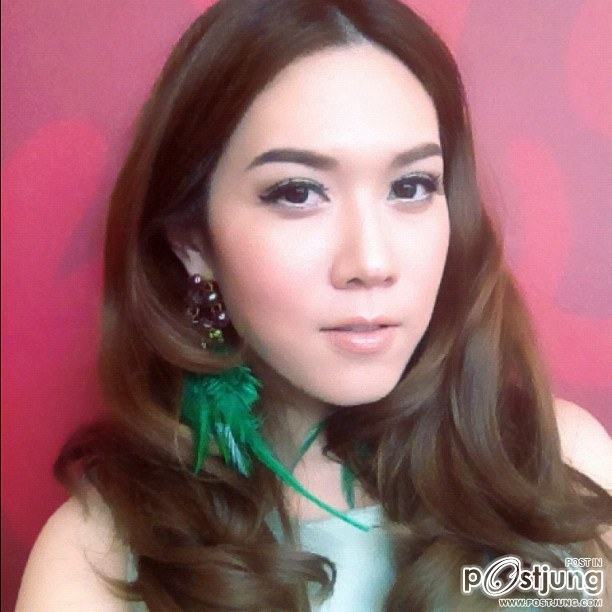 เมย์ เพื่อนซี้ อั้ม สวยแซ่บพอกัน