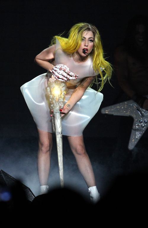 แฟชั่น หลุดโลก สไตล์ Lady Gaga