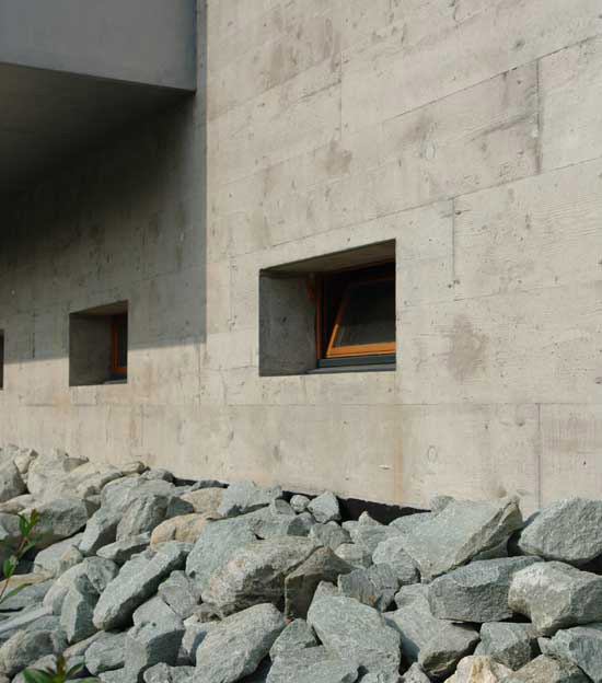 Luxury Concrete Fortress on Lake Zurich, Switzerland - we like concrete!