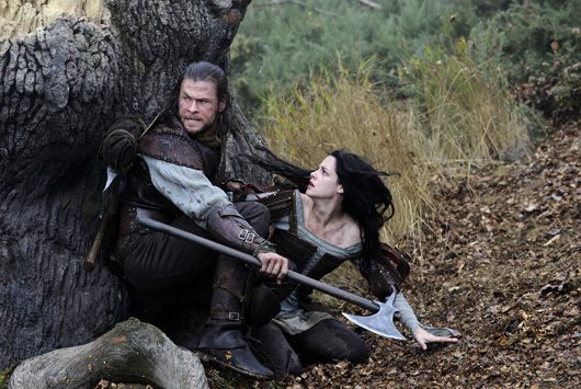 หนังใหม่ Snow White And The Huntsman