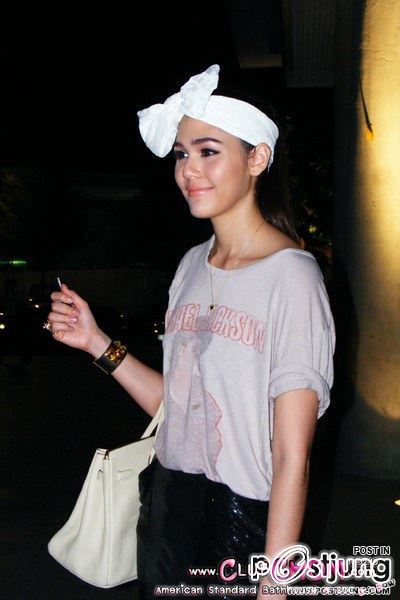 แฟชั่นที่คาดผมชมพู่ อารยา