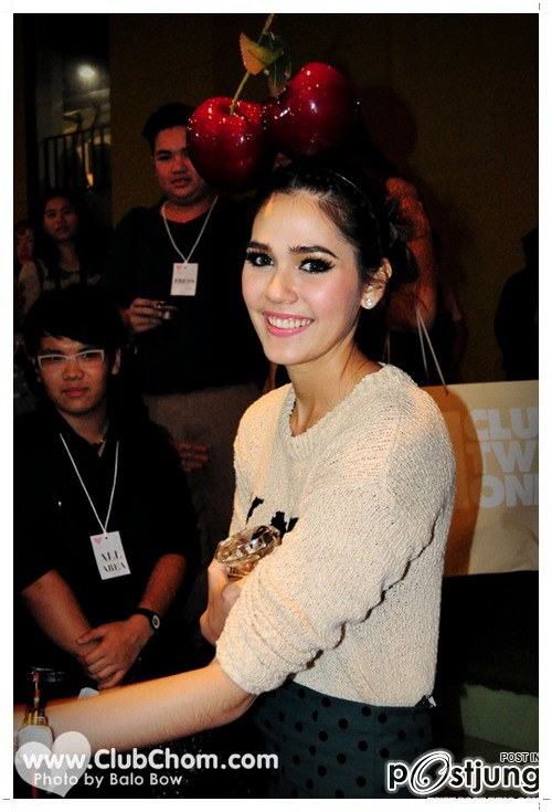 แฟชั่นที่คาดผมชมพู่ อารยา