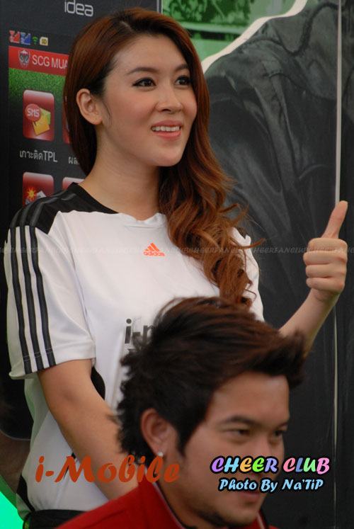 Pic เชียร์ ฑิฆัมพร งาน i-Mobile @ Arena