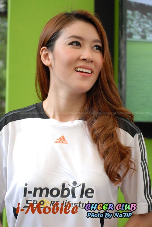 Pic เชียร์ ฑิฆัมพร งาน i-Mobile @ Arena
