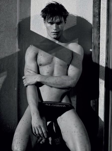 WE &hearts; DOLCE & GABBANA*: OLIVER CHESHIRE FOR DOLCE & GABBANA'S UOMINI BY PHOTOGRAPHER MARIANO VIVANCO