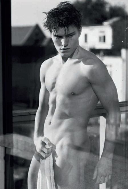 WE &hearts; DOLCE & GABBANA*: OLIVER CHESHIRE FOR DOLCE & GABBANA'S UOMINI BY PHOTOGRAPHER MARIANO VIVANCO