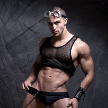 MASCULINE DOSAGE: MATT ACTON BY THOMAS SYNNAMON