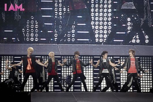 หนังใหม่ ชีวิตเบื้องหลังคอนเสิร์ต  I AM