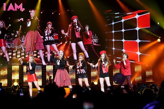 หนังใหม่ ชีวิตเบื้องหลังคอนเสิร์ต  I AM