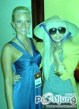 กาก้าระหว่างการแสดงเพลง Alejandro คืนสุดท้ายในไต้หวัน